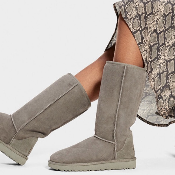 UGG | Classic Tall II Boot - Picture 2 of 6